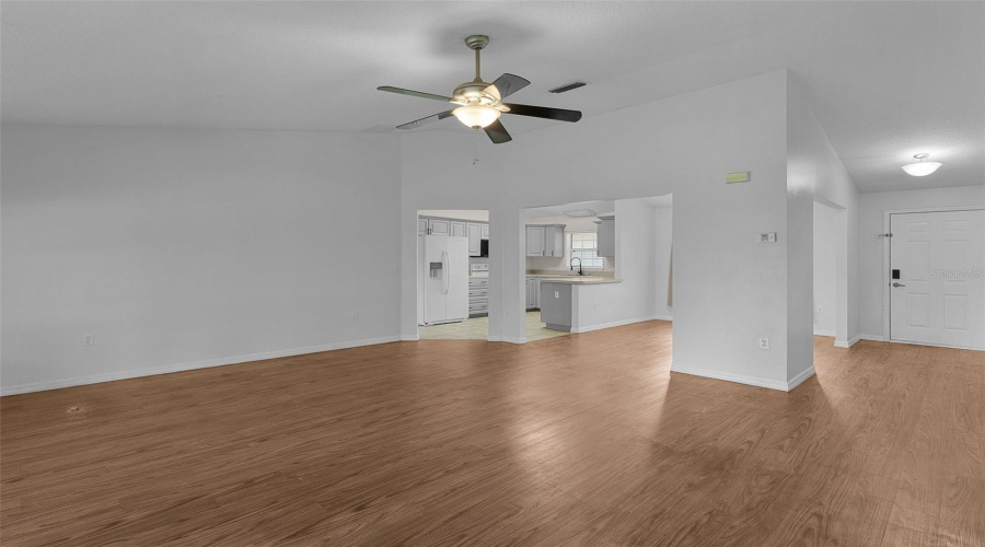 Fruitland Park, Florida 34731, 3 Bedroom Bedrooms, ,2 Bathroombathrooms,Residential,For Sale,Pine Tree,0,Mfrg5116924