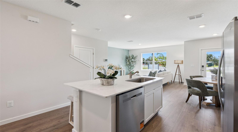 Kissimmee, Florida 34744, 3 Bedroom Bedrooms, ,2 Bathroombathrooms,Residential,For Sale,Rita,0,Mfro6426585