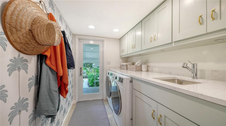 Sarasota, Florida 34236, 4 Bedroom Bedrooms, ,3 Bathroombathrooms,Residential,For Sale,Meadow Lark,0,Mfra4689563