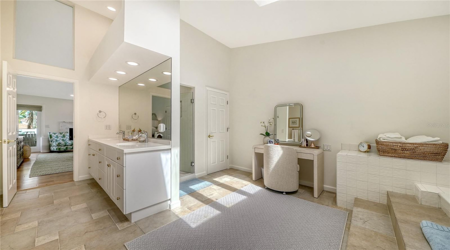 Sarasota, Florida 34236, 4 Bedroom Bedrooms, ,3 Bathroombathrooms,Residential,For Sale,Meadow Lark,0,Mfra4689563