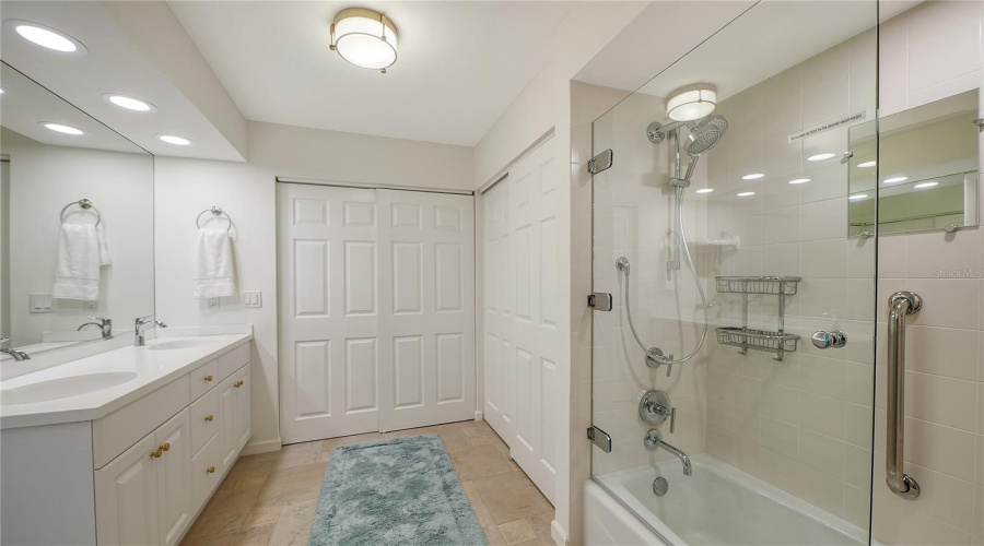 Sarasota, Florida 34236, 4 Bedroom Bedrooms, ,3 Bathroombathrooms,Residential,For Sale,Meadow Lark,0,Mfra4689563