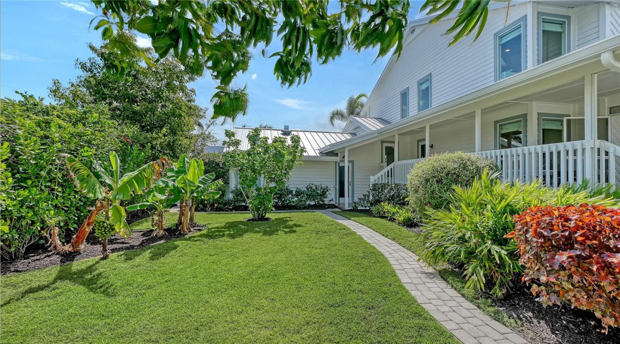 Sarasota, Florida 34236, 4 Bedroom Bedrooms, ,3 Bathroombathrooms,Residential,For Sale,Meadow Lark,0,Mfra4689563