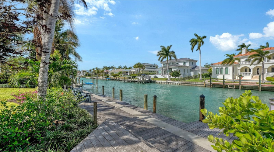 Sarasota, Florida 34236, 4 Bedroom Bedrooms, ,3 Bathroombathrooms,Residential,For Sale,Meadow Lark,0,Mfra4689563