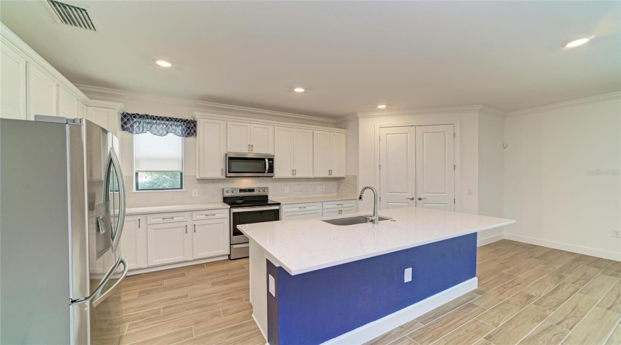 Lakewood Ranch, Florida 34211, 5 Bedroom Bedrooms, ,4 Bathroombathrooms,Residential,For Sale,Hidden Oak,0,Mfra4698344