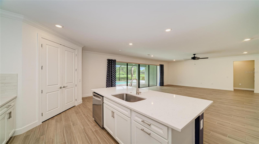 Lakewood Ranch, Florida 34211, 5 Bedroom Bedrooms, ,4 Bathroombathrooms,Residential,For Sale,Hidden Oak,0,Mfra4698344