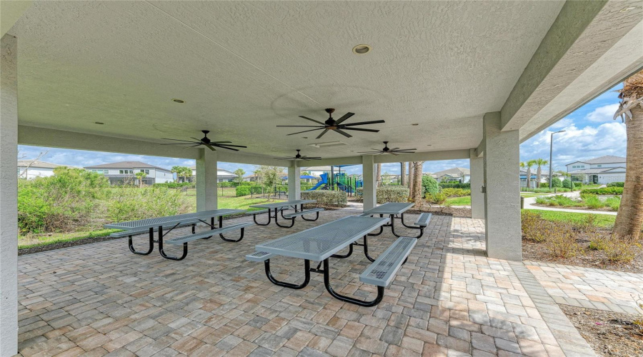 Lakewood Ranch, Florida 34211, 5 Bedroom Bedrooms, ,4 Bathroombathrooms,Residential,For Sale,Hidden Oak,0,Mfra4698344