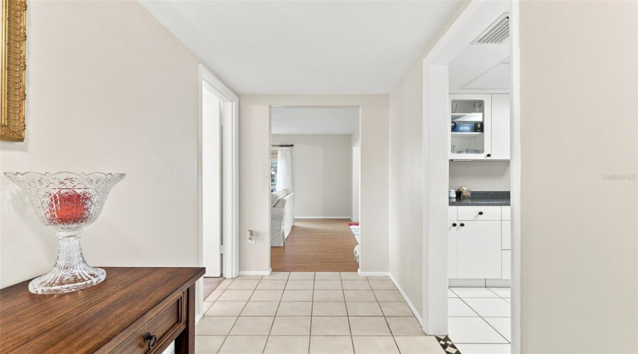 Sarasota, Florida 34231, 2 Bedroom Bedrooms, ,2 Bathroombathrooms,Residential,For Sale,Riverbluff,0,Mfra4702996