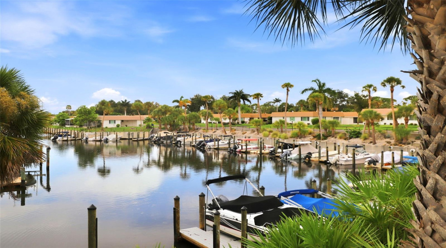 Sarasota, Florida 34231, 2 Bedroom Bedrooms, ,2 Bathroombathrooms,Residential,For Sale,Riverbluff,0,Mfra4702996