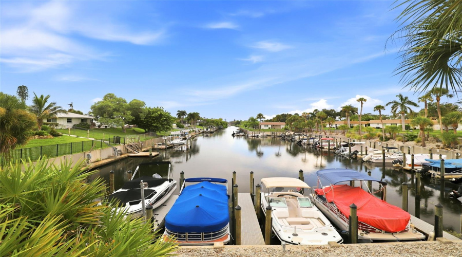 Sarasota, Florida 34231, 2 Bedroom Bedrooms, ,2 Bathroombathrooms,Residential,For Sale,Riverbluff,0,Mfra4702996