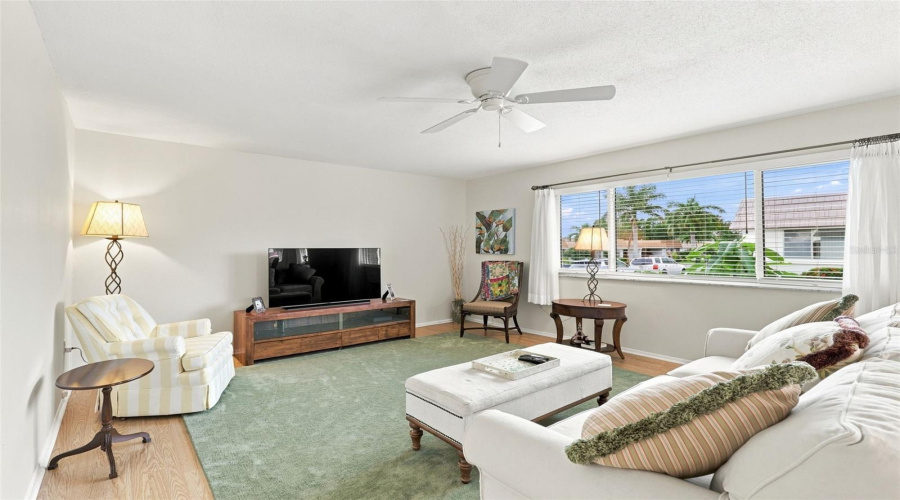 Sarasota, Florida 34231, 2 Bedroom Bedrooms, ,2 Bathroombathrooms,Residential,For Sale,Riverbluff,0,Mfra4702996