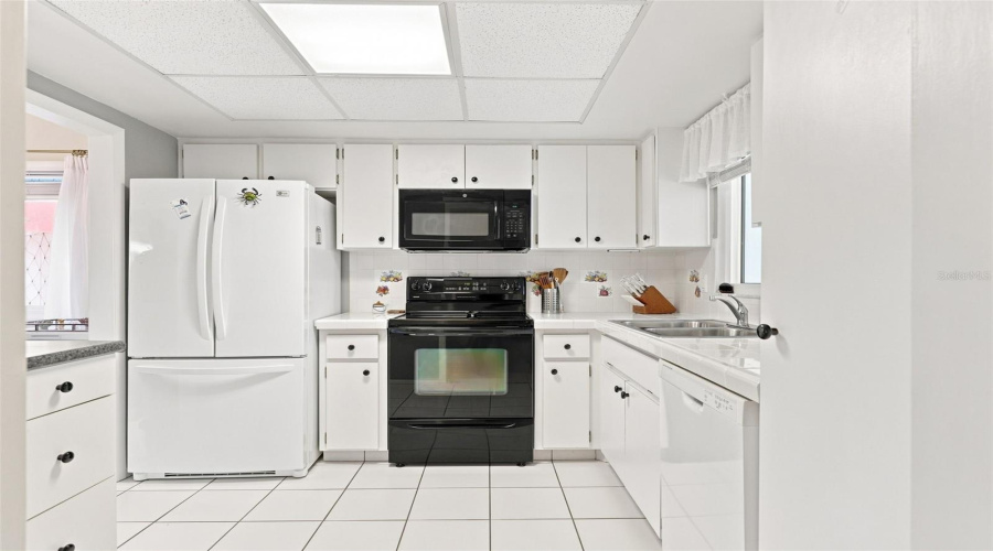 Sarasota, Florida 34231, 2 Bedroom Bedrooms, ,2 Bathroombathrooms,Residential,For Sale,Riverbluff,0,Mfra4702996