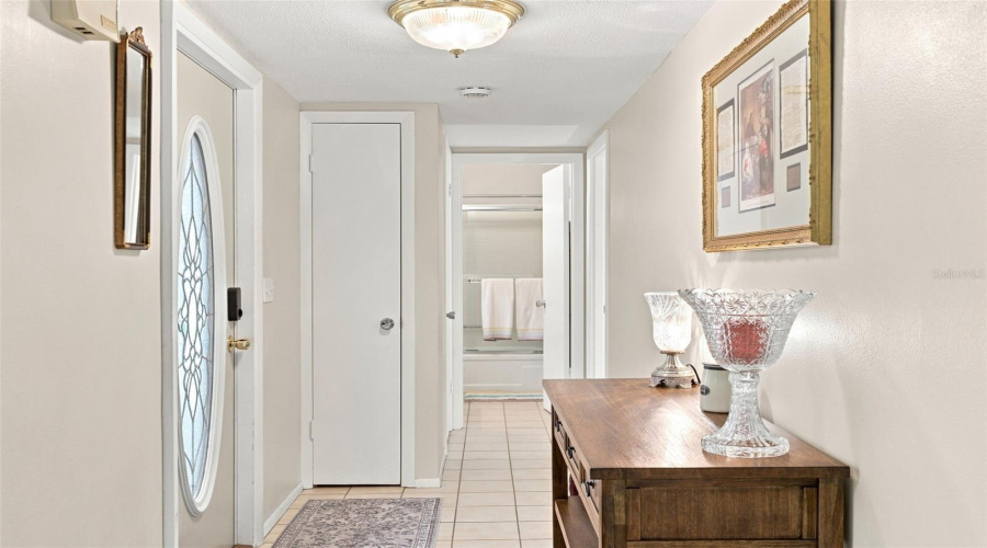 Sarasota, Florida 34231, 2 Bedroom Bedrooms, ,2 Bathroombathrooms,Residential,For Sale,Riverbluff,0,Mfra4702996