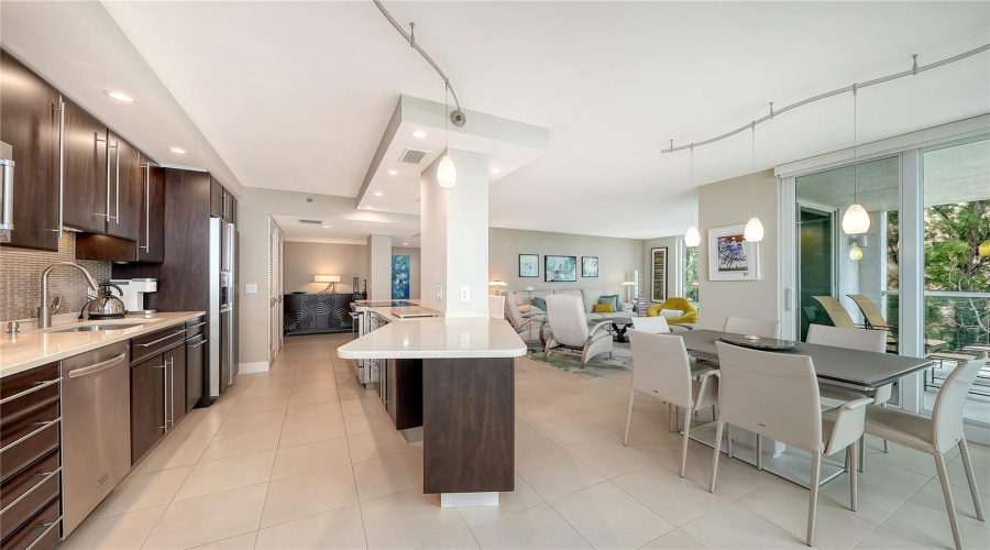 Longboat Key, Florida 34228, 2 Bedroom Bedrooms, ,2 Bathroombathrooms,Residential,For Sale,Gulf Of Mexico,0,Mfra4702400