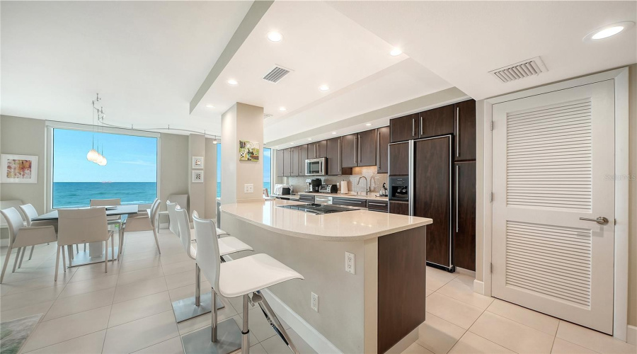 Longboat Key, Florida 34228, 2 Bedroom Bedrooms, ,2 Bathroombathrooms,Residential,For Sale,Gulf Of Mexico,0,Mfra4702400