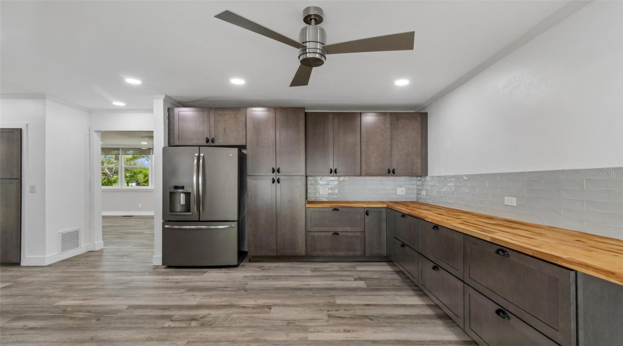 Tarpon Springs, Florida 34689, 4 Bedroom Bedrooms, ,2 Bathroombathrooms,Residential,For Sale,Bayshore,0,Mfrtb8540475