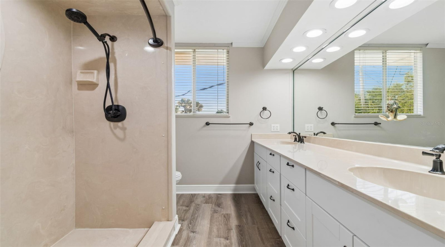 Tarpon Springs, Florida 34689, 4 Bedroom Bedrooms, ,2 Bathroombathrooms,Residential,For Sale,Bayshore,0,Mfrtb8540475