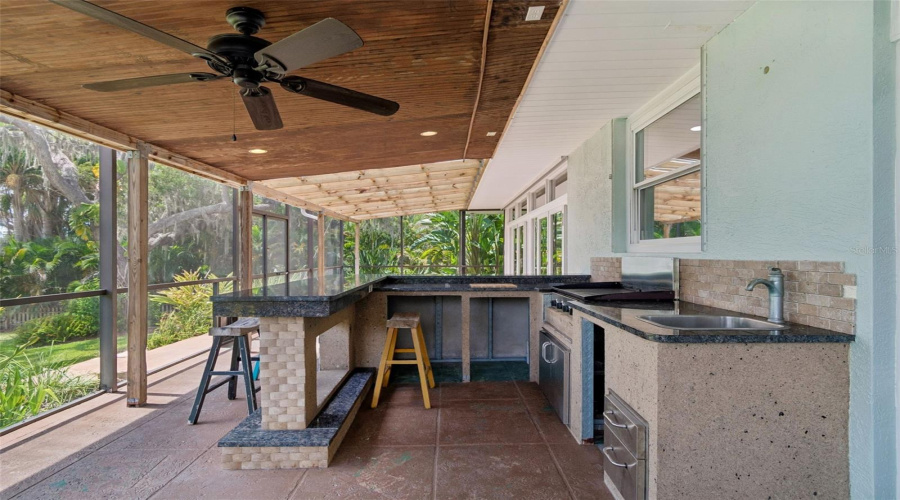 Tarpon Springs, Florida 34689, 4 Bedroom Bedrooms, ,2 Bathroombathrooms,Residential,For Sale,Bayshore,0,Mfrtb8540475