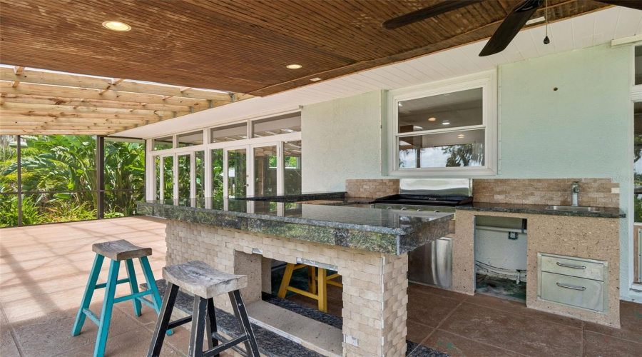 Tarpon Springs, Florida 34689, 4 Bedroom Bedrooms, ,2 Bathroombathrooms,Residential,For Sale,Bayshore,0,Mfrtb8540475