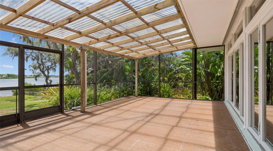 Tarpon Springs, Florida 34689, 4 Bedroom Bedrooms, ,2 Bathroombathrooms,Residential,For Sale,Bayshore,0,Mfrtb8540475