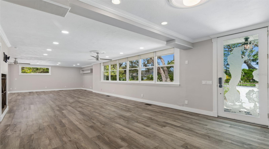 Tarpon Springs, Florida 34689, 4 Bedroom Bedrooms, ,2 Bathroombathrooms,Residential,For Sale,Bayshore,0,Mfrtb8540475