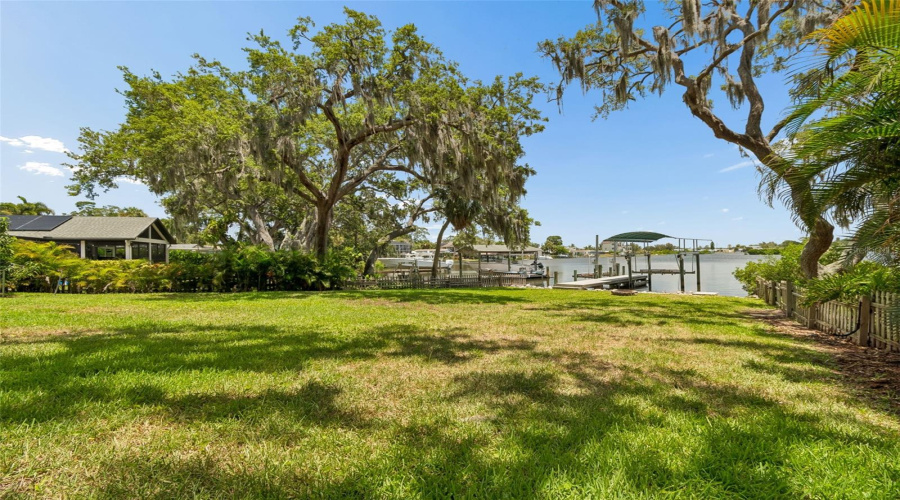 Tarpon Springs, Florida 34689, 4 Bedroom Bedrooms, ,2 Bathroombathrooms,Residential,For Sale,Bayshore,0,Mfrtb8540475