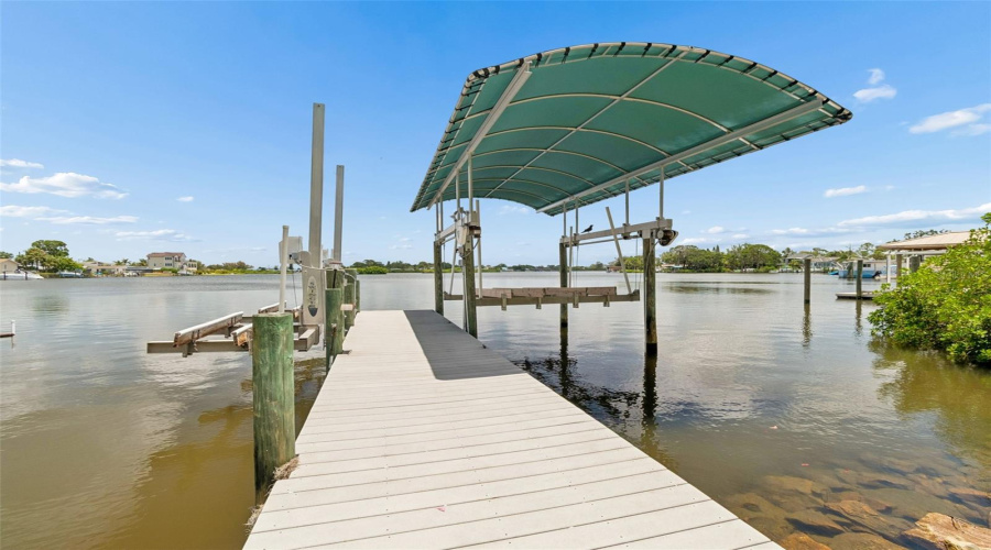 Tarpon Springs, Florida 34689, 4 Bedroom Bedrooms, ,2 Bathroombathrooms,Residential,For Sale,Bayshore,0,Mfrtb8540475