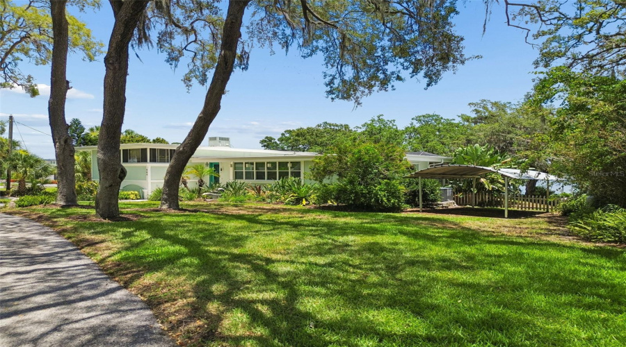 Tarpon Springs, Florida 34689, 4 Bedroom Bedrooms, ,2 Bathroombathrooms,Residential,For Sale,Bayshore,0,Mfrtb8540475