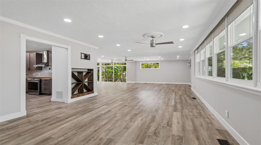 Tarpon Springs, Florida 34689, 4 Bedroom Bedrooms, ,2 Bathroombathrooms,Residential,For Sale,Bayshore,0,Mfrtb8540475