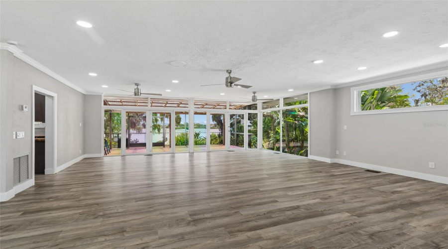 Tarpon Springs, Florida 34689, 4 Bedroom Bedrooms, ,2 Bathroombathrooms,Residential,For Sale,Bayshore,0,Mfrtb8540475