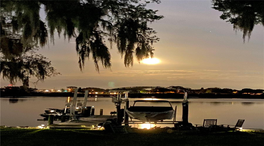 Boat And Jet Skis Do No Convey