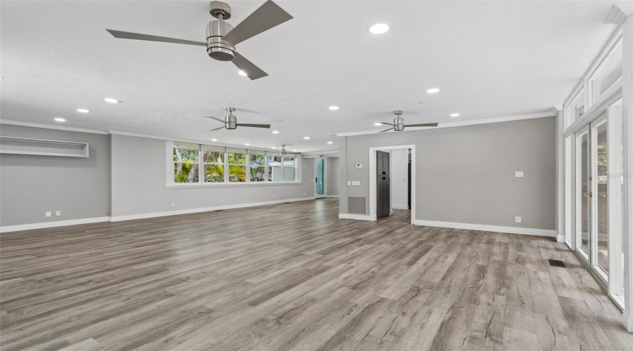Tarpon Springs, Florida 34689, 4 Bedroom Bedrooms, ,2 Bathroombathrooms,Residential,For Sale,Bayshore,0,Mfrtb8540475