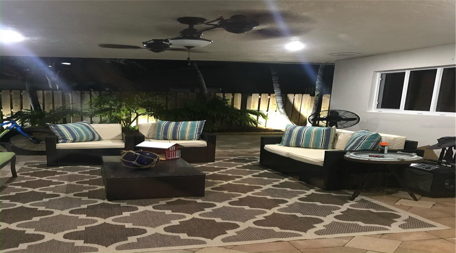 Miami Lakes, Florida 33014, 4 Bedroom Bedrooms, ,2 Bathroombathrooms,Residential,For Sale,Palmetto Palm,0,Mfrgc541672