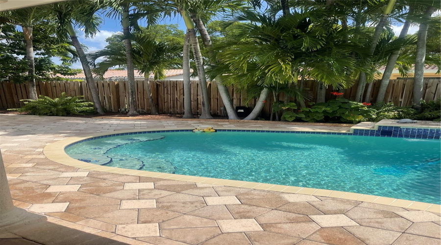 Miami Lakes, Florida 33014, 4 Bedroom Bedrooms, ,2 Bathroombathrooms,Residential,For Sale,Palmetto Palm,0,Mfrgc541672