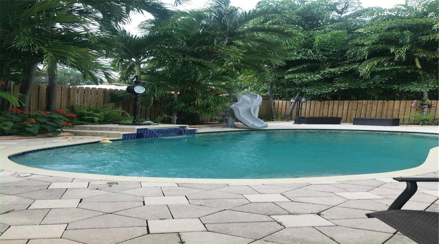 Miami Lakes, Florida 33014, 4 Bedroom Bedrooms, ,2 Bathroombathrooms,Residential,For Sale,Palmetto Palm,0,Mfrgc541672