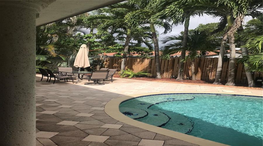 Miami Lakes, Florida 33014, 4 Bedroom Bedrooms, ,2 Bathroombathrooms,Residential,For Sale,Palmetto Palm,0,Mfrgc541672