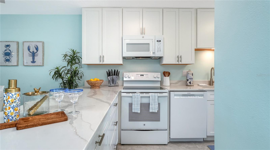 Sarasota, Florida 34242, 1 Bedroom Bedrooms, ,1 Bathroombathrooms,Residential,For Sale,Blind Pass,0,Mfra4699697