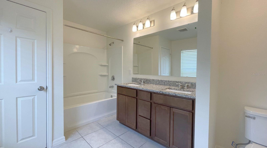 Clermont, Florida 34714, 4 Bedroom Bedrooms, ,2 Bathroombathrooms,Residential,For Sale,Winding Preserve,0,Mfrs5151911