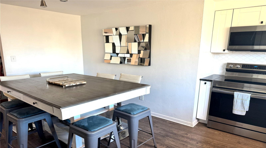 St Petersburg, Florida 33707, 3 Bedroom Bedrooms, ,1 Bathroombathrooms,Residential,For Sale,3Rd,0,Mfrtb8488997
