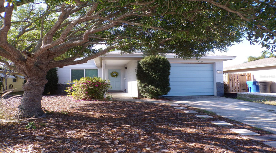 St Petersburg, Florida 33707, 3 Bedroom Bedrooms, ,1 Bathroombathrooms,Residential,For Sale,3Rd,0,Mfrtb8488997