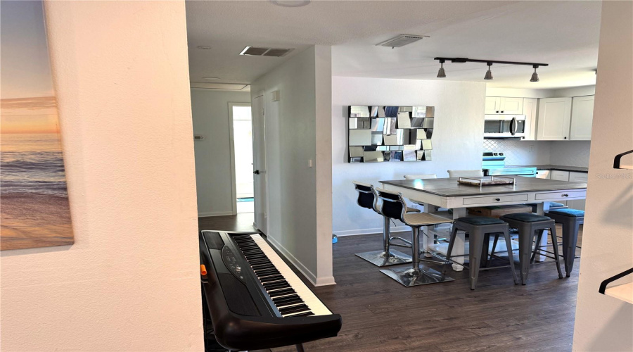 St Petersburg, Florida 33707, 3 Bedroom Bedrooms, ,1 Bathroombathrooms,Residential,For Sale,3Rd,0,Mfrtb8488997