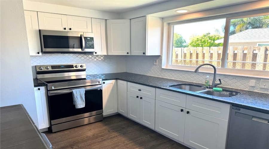 St Petersburg, Florida 33707, 3 Bedroom Bedrooms, ,1 Bathroombathrooms,Residential,For Sale,3Rd,0,Mfrtb8488997