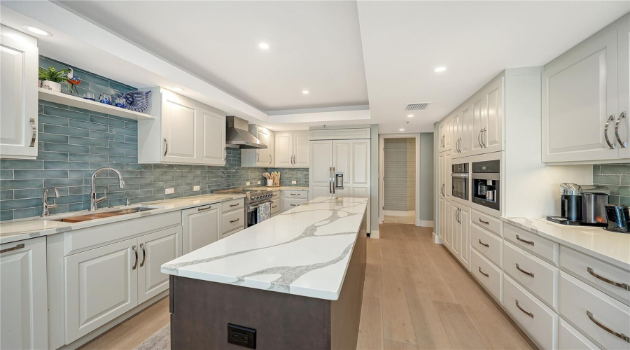 Longboat Key, Florida 34228, 3 Bedroom Bedrooms, ,3 Bathroombathrooms,Residential,For Sale,Harbourside,0,Mfra4685398