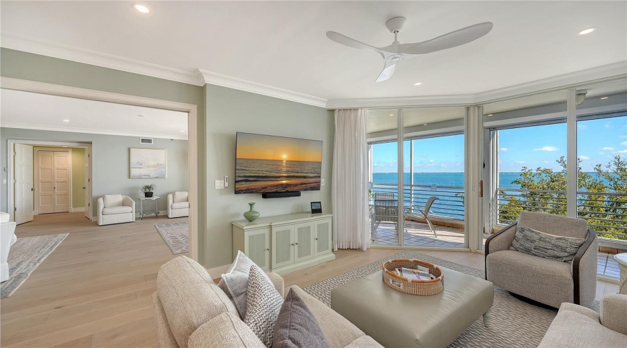 Longboat Key, Florida 34228, 3 Bedroom Bedrooms, ,3 Bathroombathrooms,Residential,For Sale,Harbourside,0,Mfra4685398