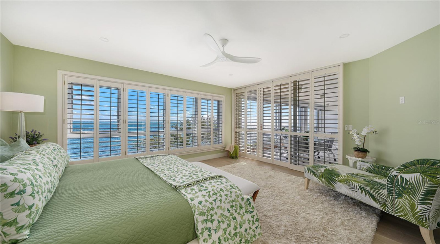 Longboat Key, Florida 34228, 3 Bedroom Bedrooms, ,3 Bathroombathrooms,Residential,For Sale,Harbourside,0,Mfra4685398