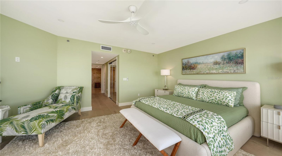 Longboat Key, Florida 34228, 3 Bedroom Bedrooms, ,3 Bathroombathrooms,Residential,For Sale,Harbourside,0,Mfra4685398