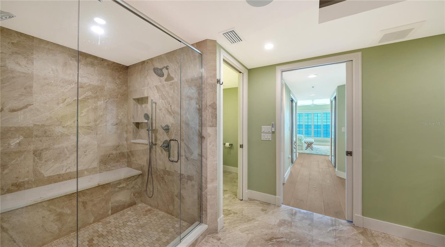 Longboat Key, Florida 34228, 3 Bedroom Bedrooms, ,3 Bathroombathrooms,Residential,For Sale,Harbourside,0,Mfra4685398