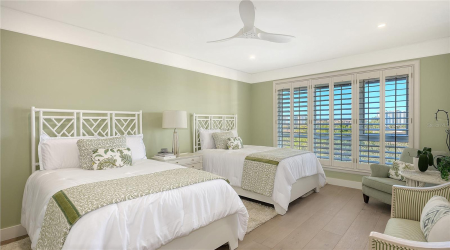 Longboat Key, Florida 34228, 3 Bedroom Bedrooms, ,3 Bathroombathrooms,Residential,For Sale,Harbourside,0,Mfra4685398