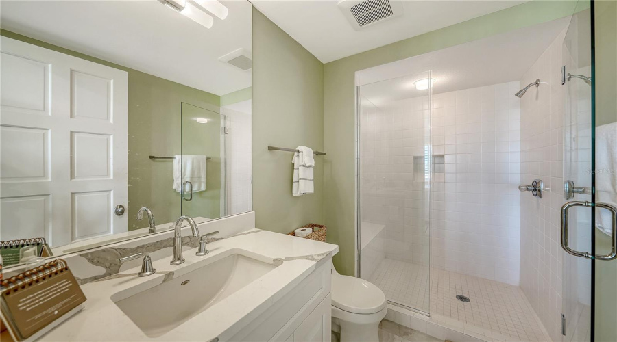 Longboat Key, Florida 34228, 3 Bedroom Bedrooms, ,3 Bathroombathrooms,Residential,For Sale,Harbourside,0,Mfra4685398