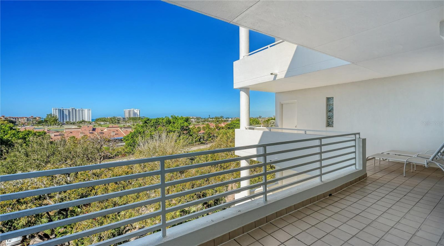 Longboat Key, Florida 34228, 3 Bedroom Bedrooms, ,3 Bathroombathrooms,Residential,For Sale,Harbourside,0,Mfra4685398