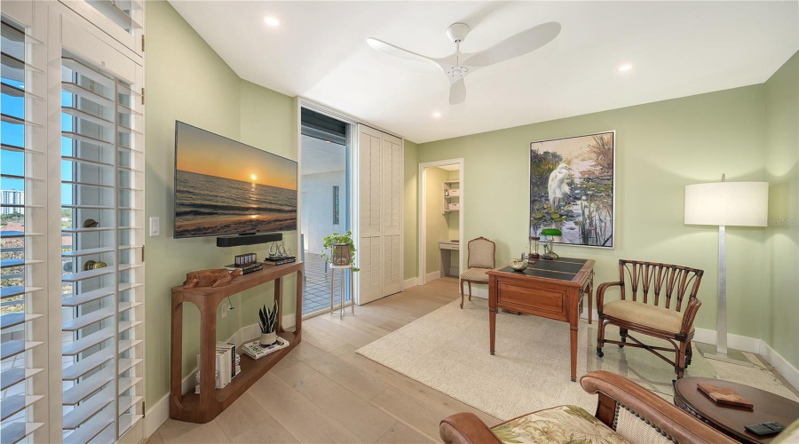 Longboat Key, Florida 34228, 3 Bedroom Bedrooms, ,3 Bathroombathrooms,Residential,For Sale,Harbourside,0,Mfra4685398